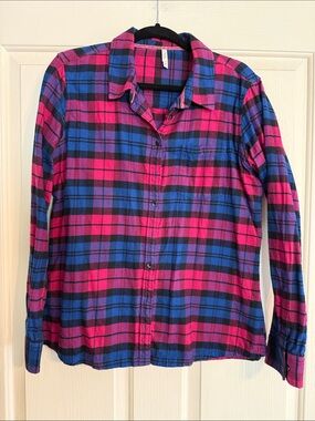 Women’s Plaid Flannel Button-Down Shirt in Pink & Blue